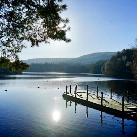 Beautiful 2 Bedroom, 2 Bathroom Flat With Parking. Pitlochry Extérieur photo