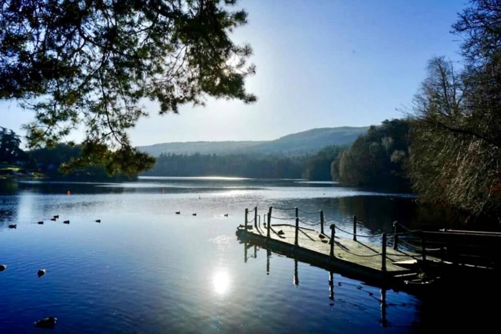Beautiful 2 Bedroom, 2 Bathroom Flat With Parking. Pitlochry Extérieur photo
