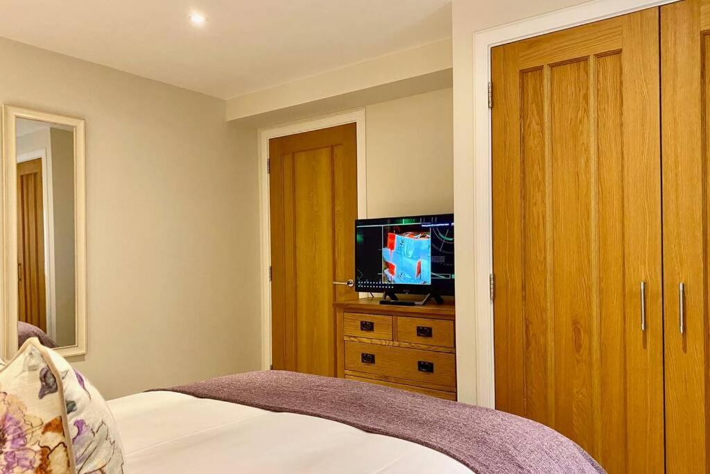 Beautiful 2 Bedroom, 2 Bathroom Flat With Parking. Pitlochry Extérieur photo